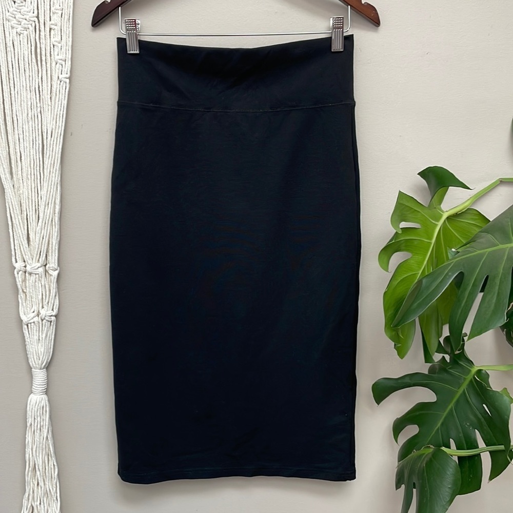 Iris | Black Pencil Skirt - L